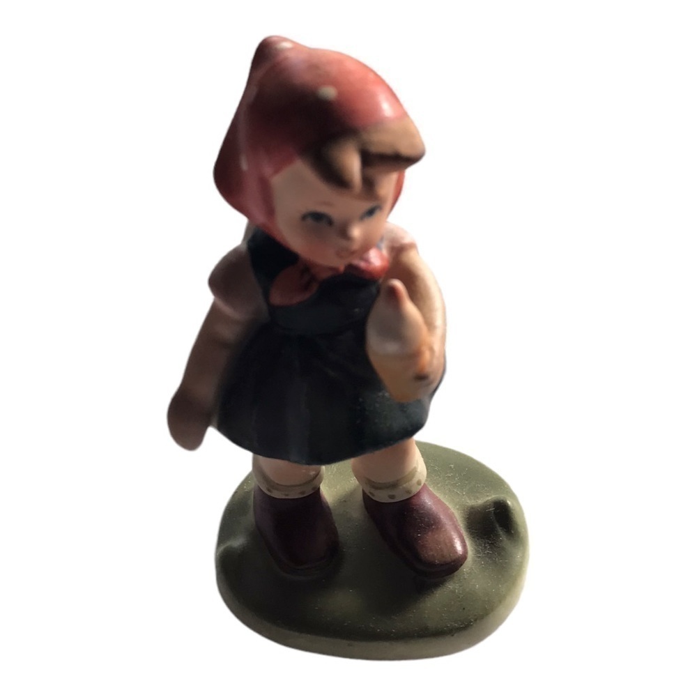 Napco Figurine of Girl holding an ice cream cone